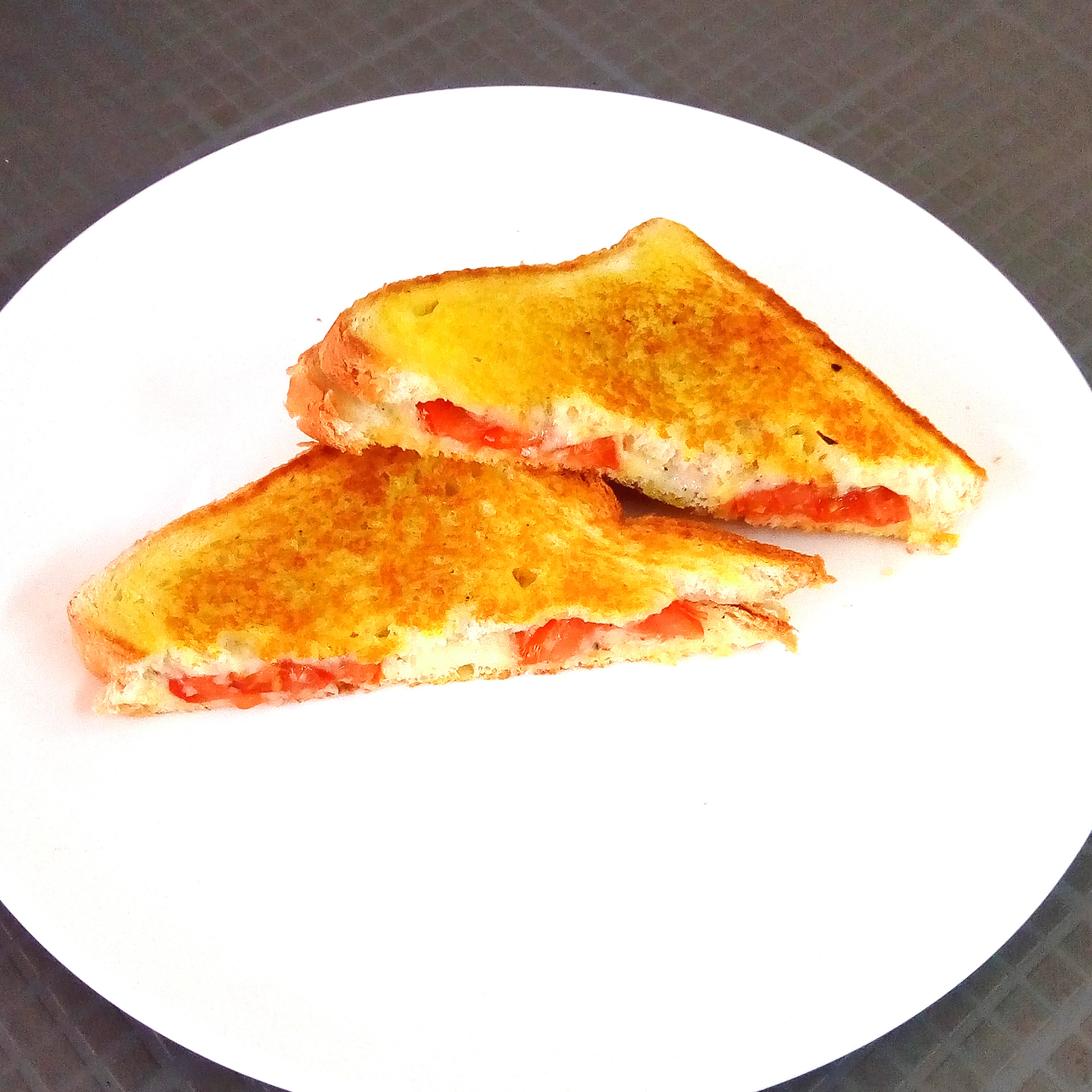 Golden Grilled Tomato Cheese Sandwich