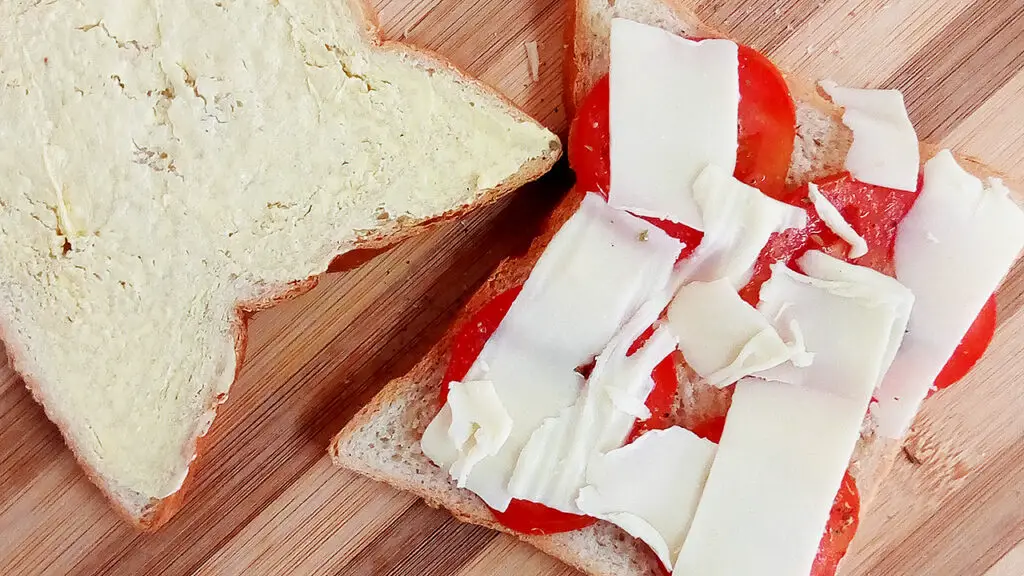 tomato cheese bread